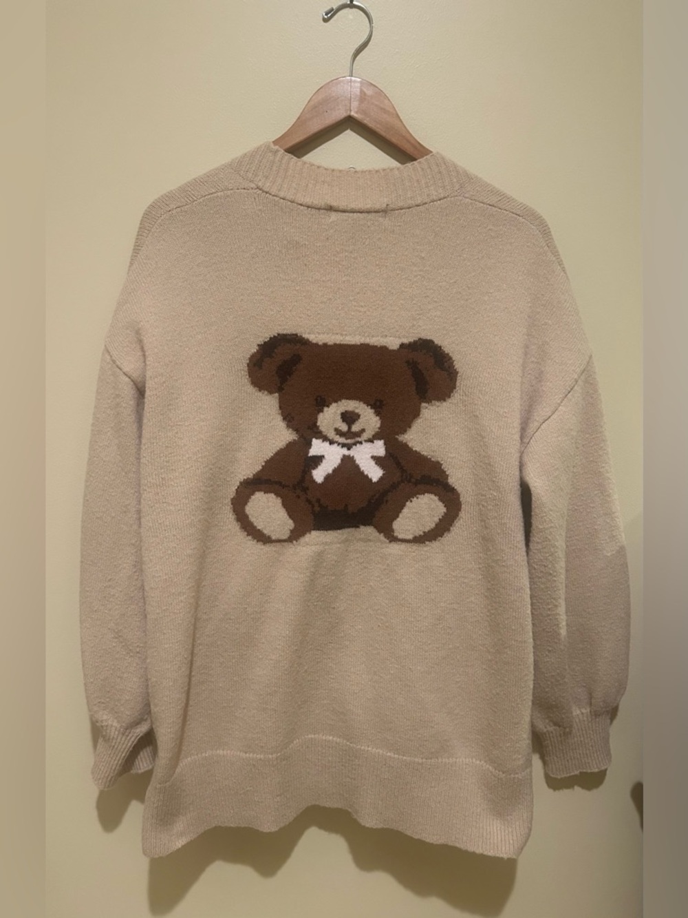 Arden B Beige Teddy Graphic Women's Sweater Size Large
